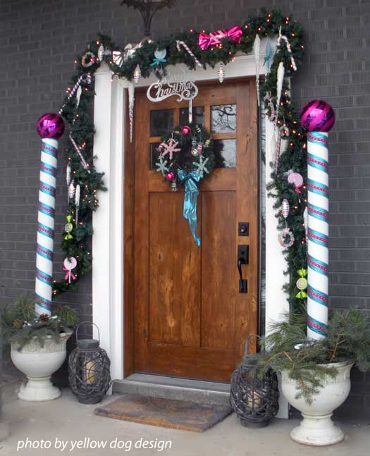 Choose a Christmas Door Decoration for Holiday Pizzazz