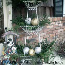 Outdoor Christmas Decorations Bring Holiday Joy