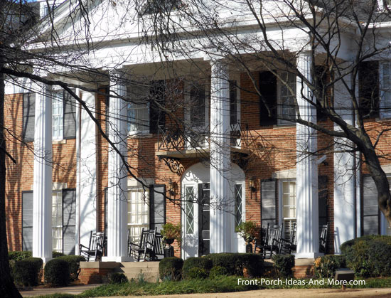 doric columns on Georgia campus