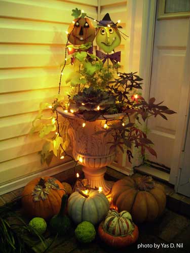 Halloween Porch Decorating Ideas Both Spooky And Fun