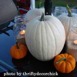 pumpkin decorating ideas with white and orange pumpkins