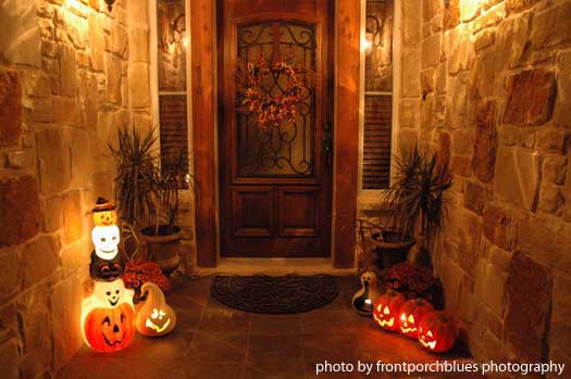 Halloween Porch Decorating Ideas Both Spooky and Fun