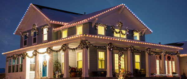 beautiful House decorated with Christmas lights by Christmas Lites.com