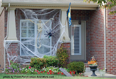 Outdoor Halloween Decorations for Fright and Fun